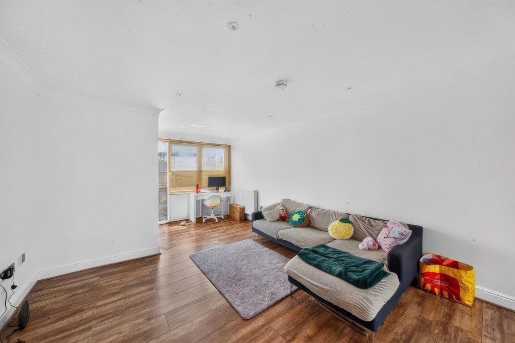 Flat Vantage Mews in Greater London