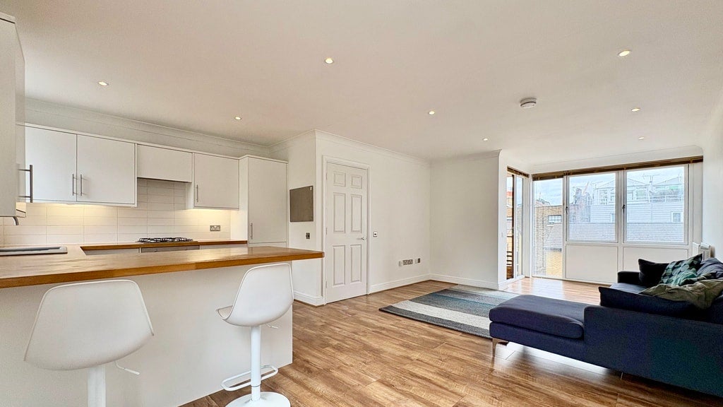 Flat Vantage Mews in Greater London