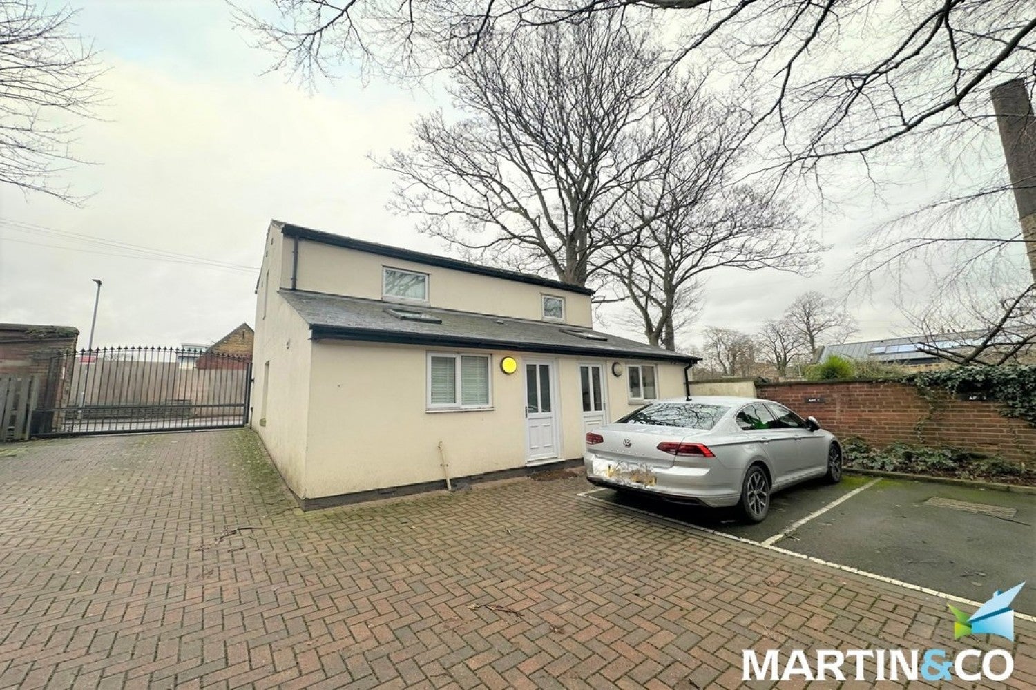 Flat Wentworth Terrace in Wakefield