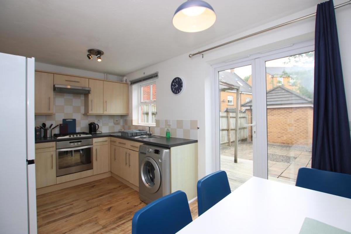 Room Wright Way in Stoke Gifford