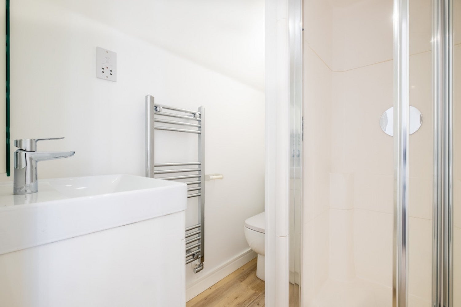 Room Canning Road in Greater London