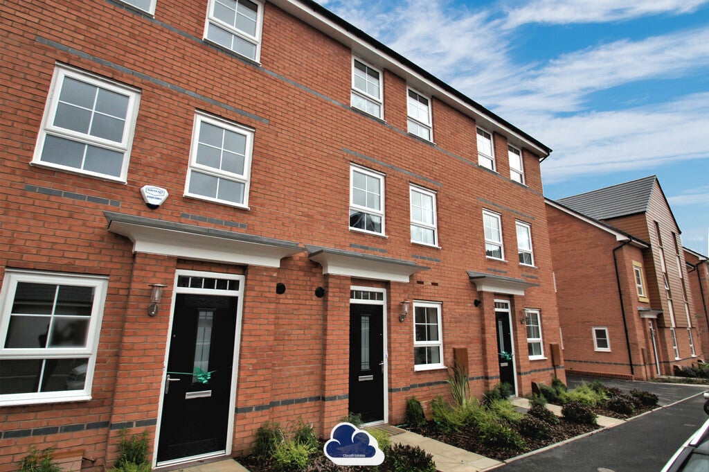 House Canal View in Coventry
