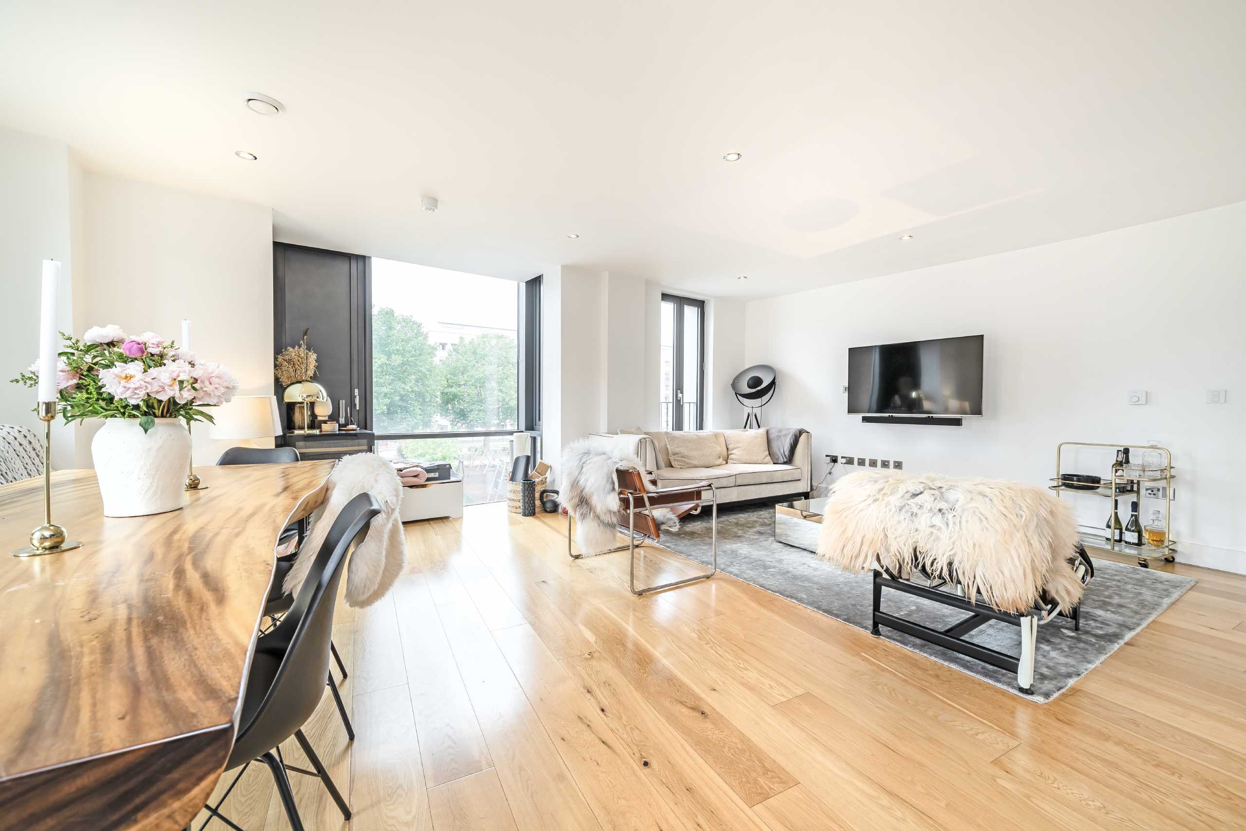 Flat Faraday Road in Greater London