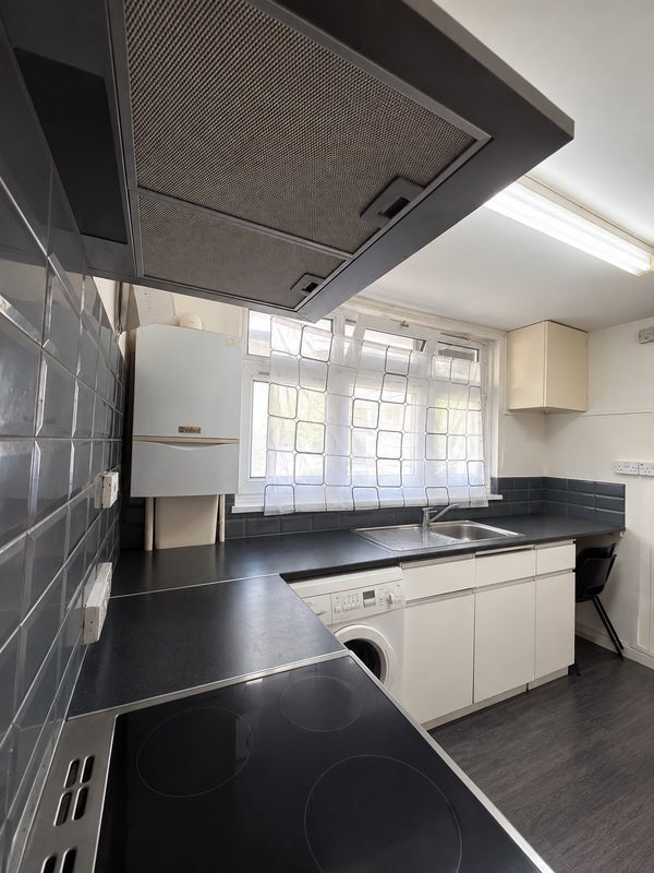 Room Woking Close in Greater London