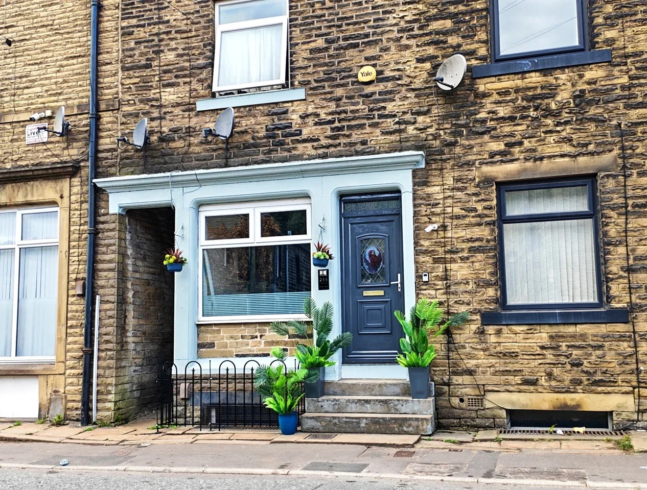 Room Shay Lane in Calderdale