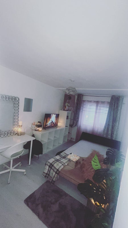 Room Briset Way in Greater London