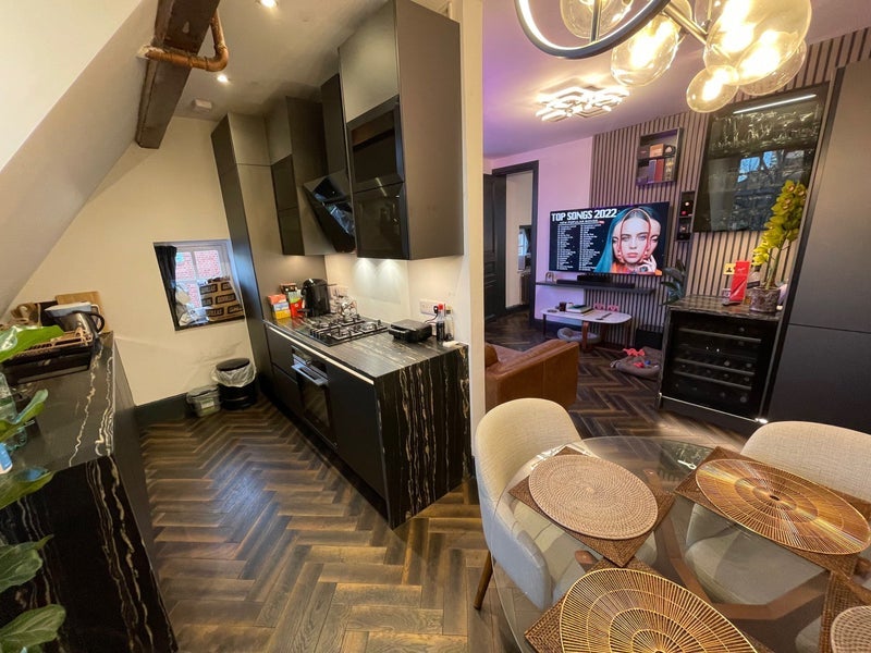 Room Marsham Street in City of Westminster