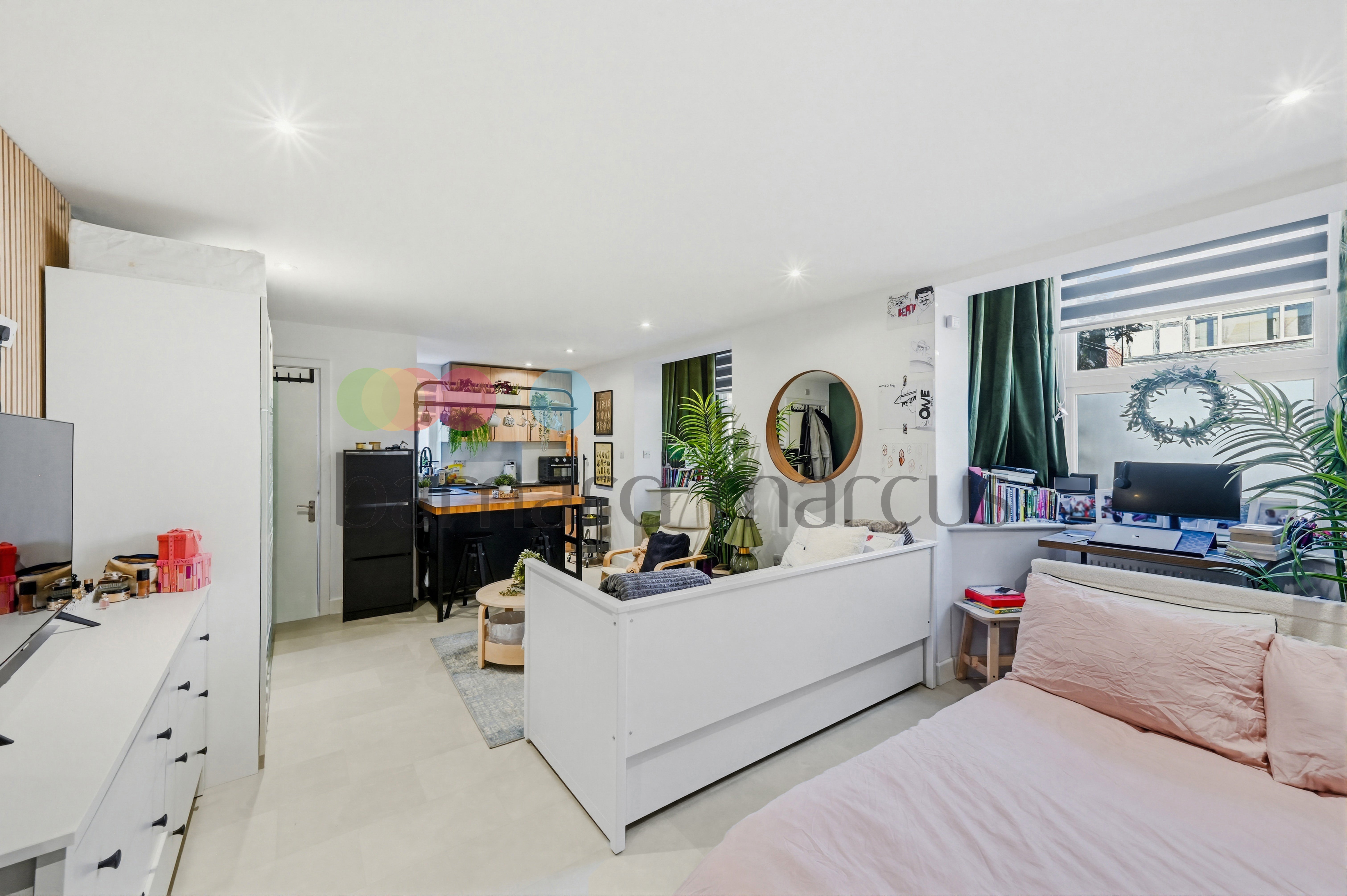 Flat Wellington Road in Greater London