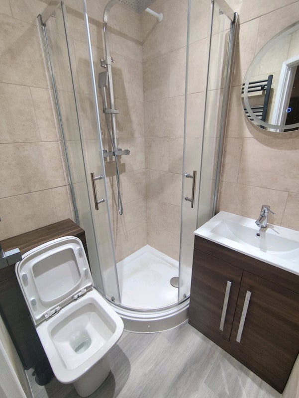 Room Freeburn Causeway in Coventry