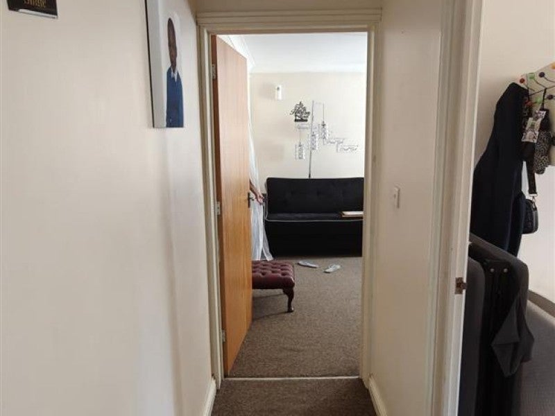Flat Peterhouse Close in Peterborough