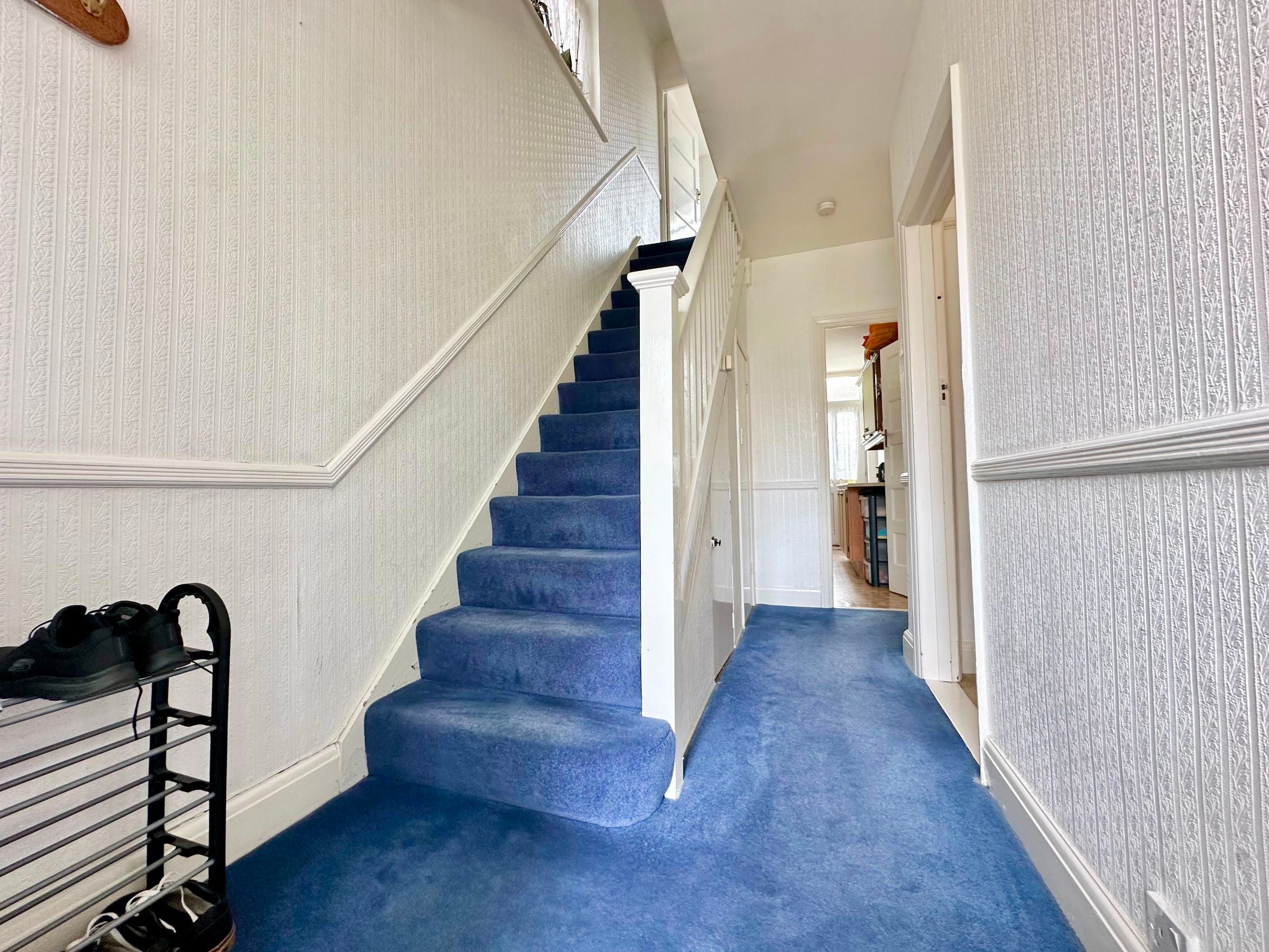 House Lynton Avenue in London
