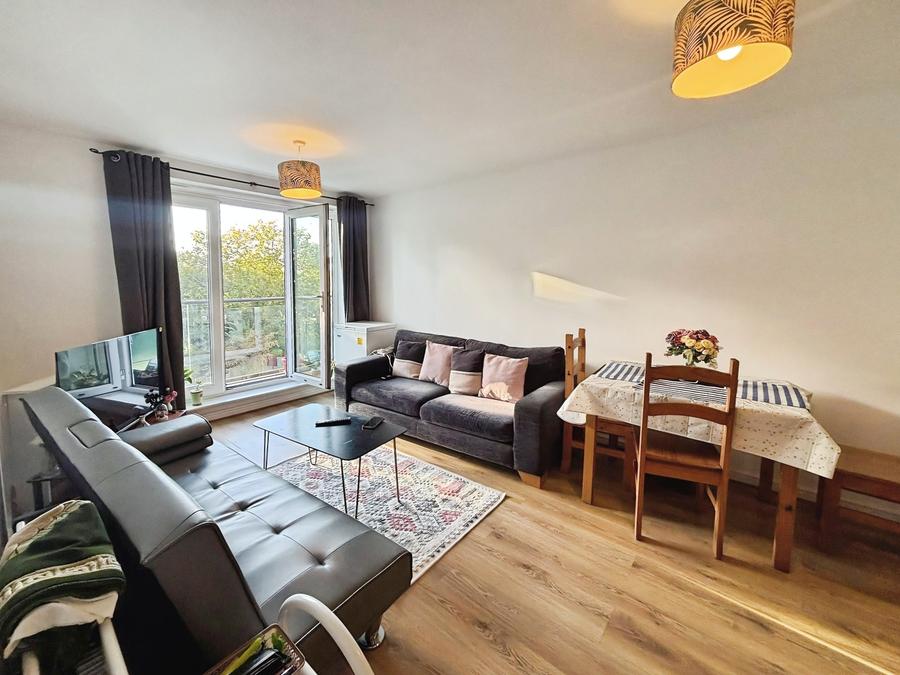 Flat Parkhouse Court in Welwyn Hatfield