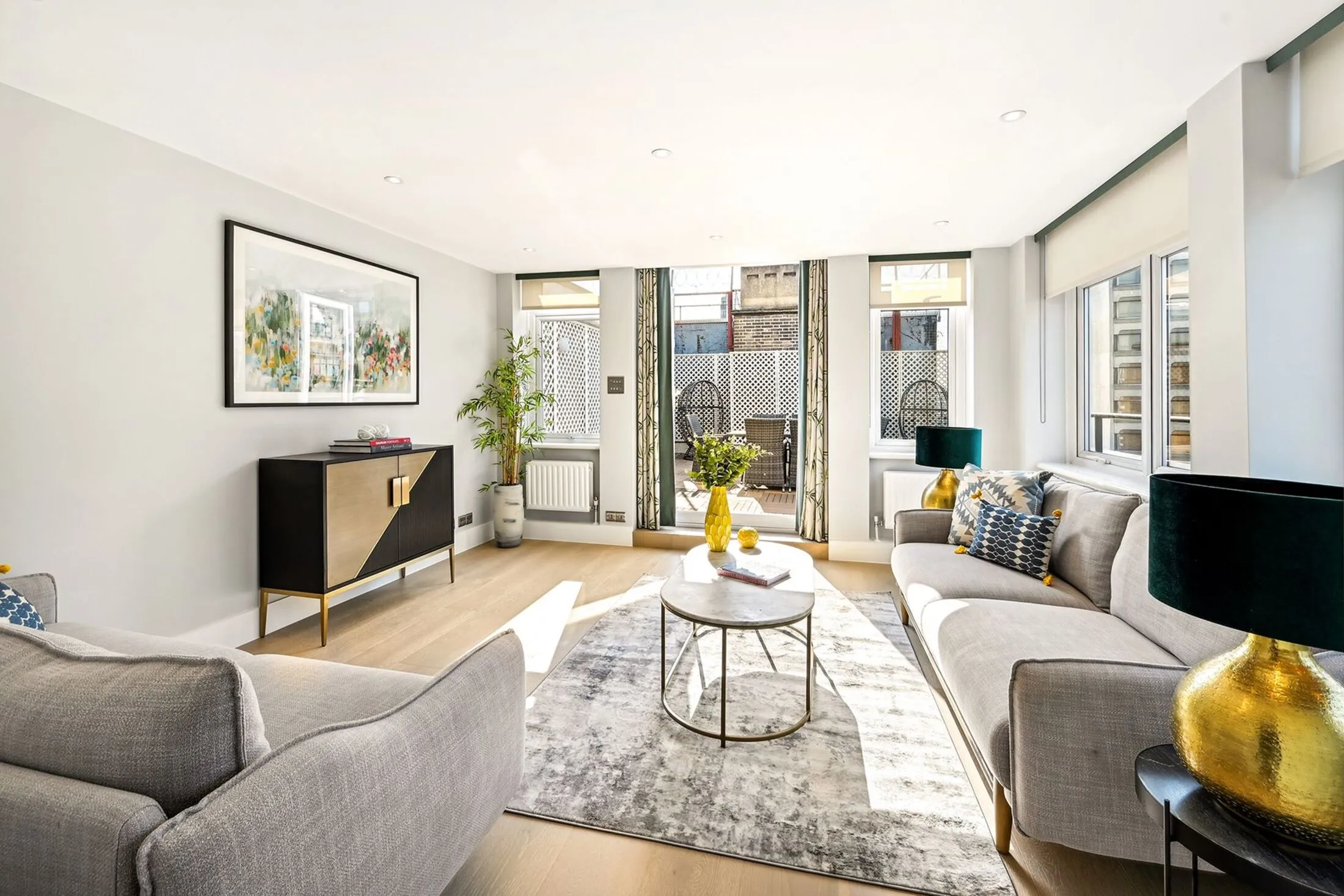Flat Sloane Street in Greater London