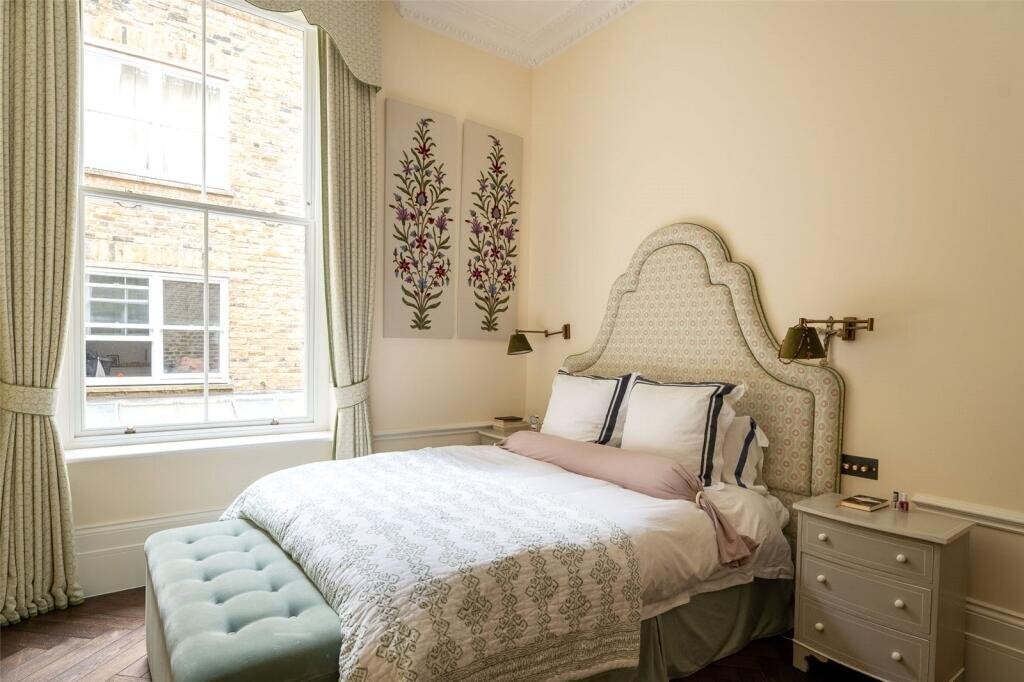Flat Redcliffe Mews in Greater London