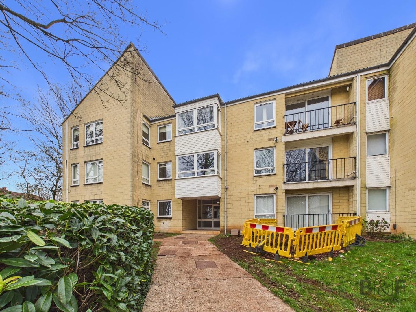 Flat Overnhill Road in Bristol
