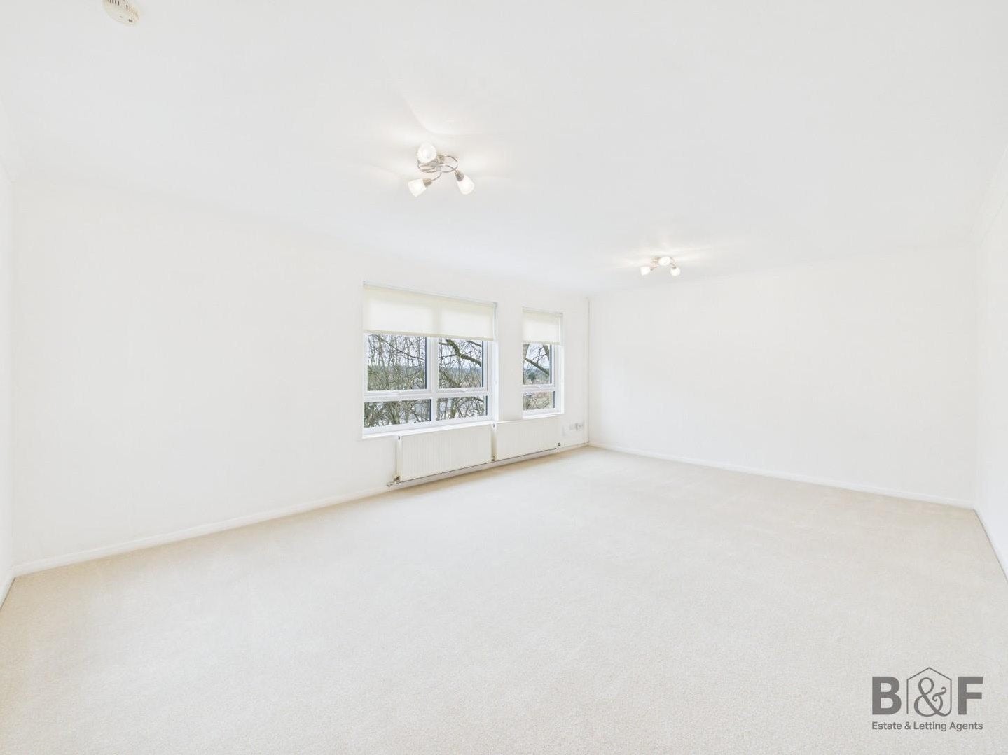 Flat Overnhill Road in Bristol