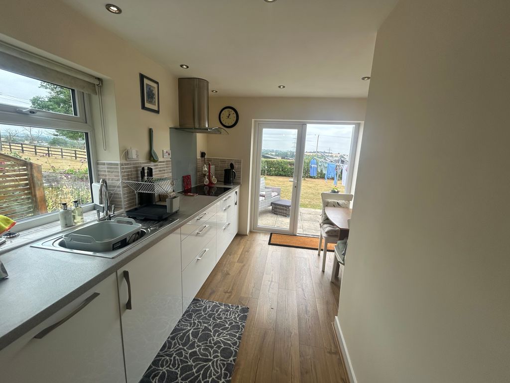 Flat Berry Lane in Wychavon