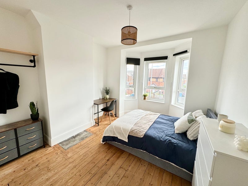 Room Deyne Street in Salford