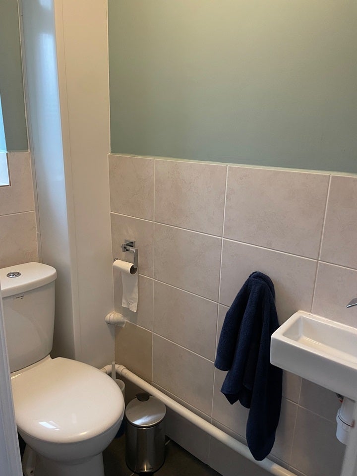Room Rayners Gardens in Greater London