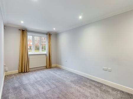 Flat Longacre Rise in Basingstoke and Deane