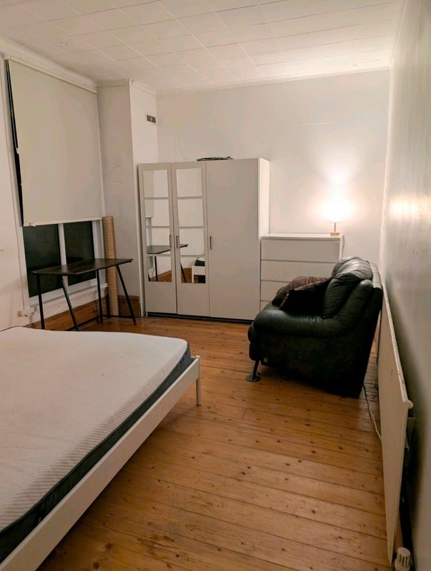 Room Werndee Road in Greater London