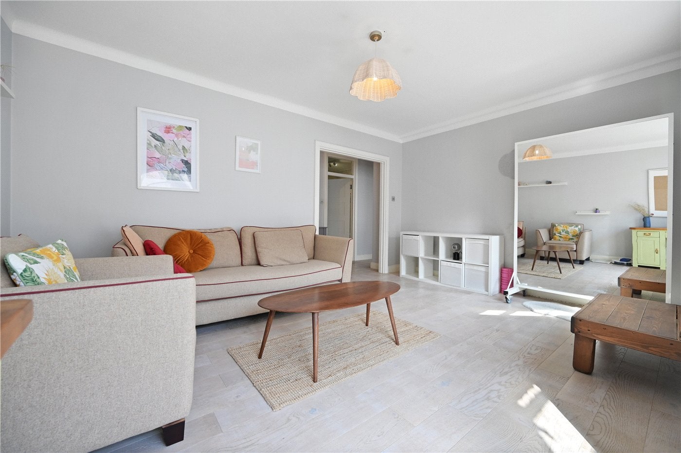 Flat Hatherley Grove in City of Westminster