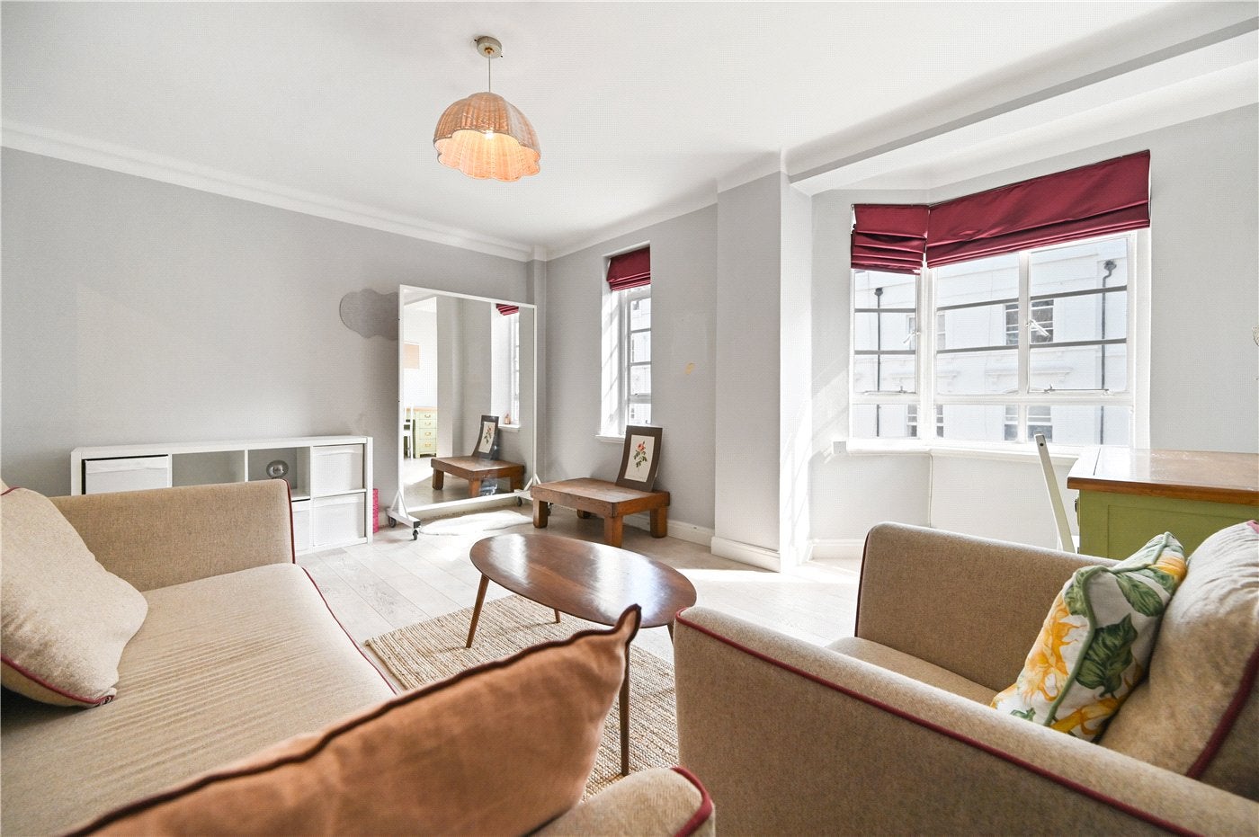 Flat Hatherley Grove in City of Westminster