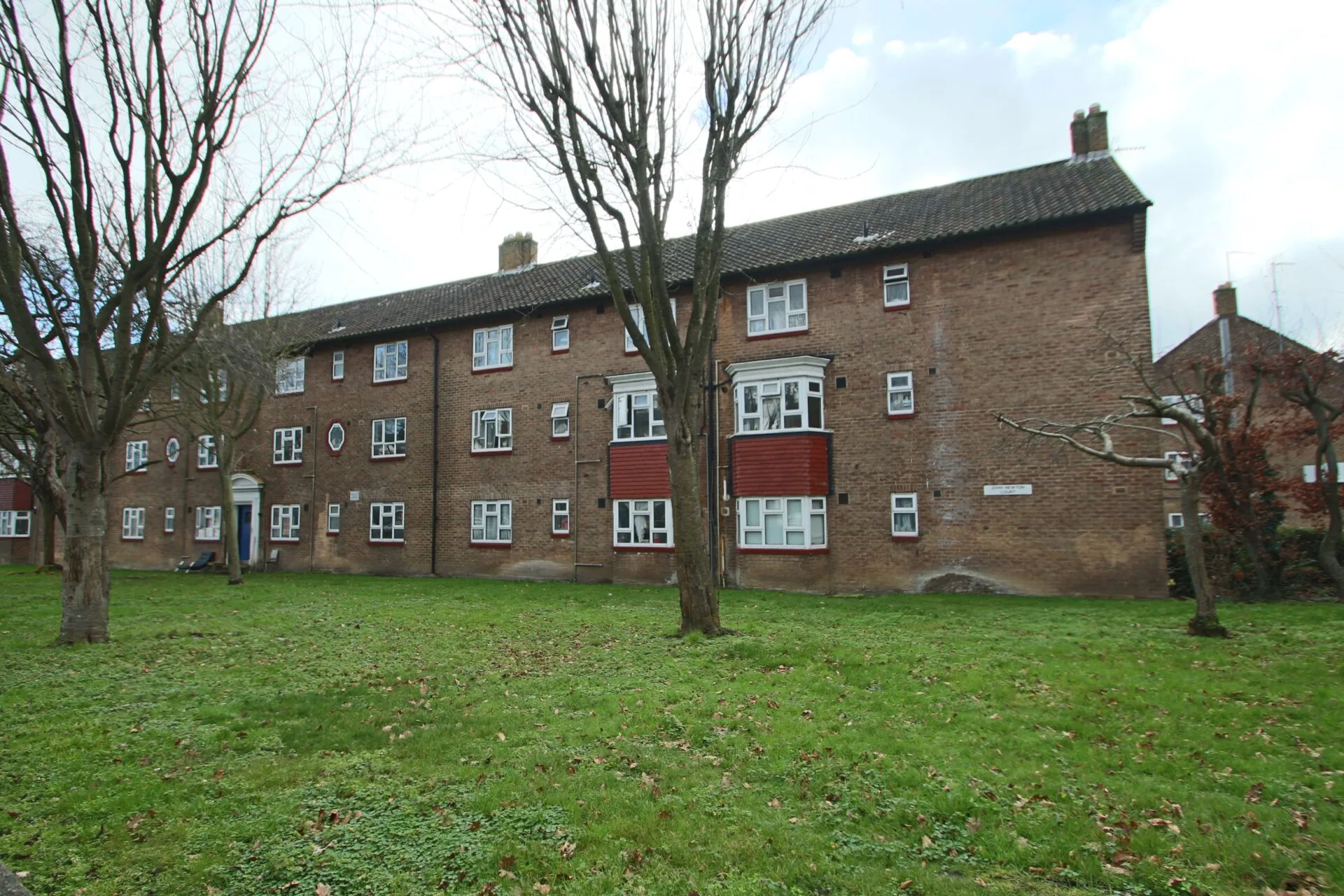 Flat John Newton Court in Greater London
