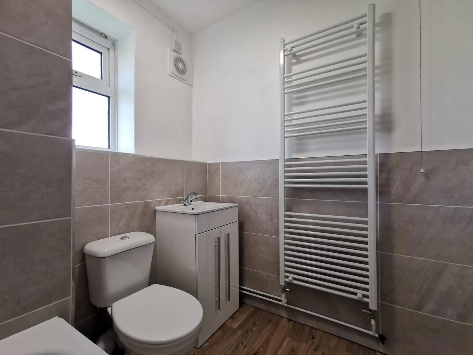 Flat John Newton Court in Greater London