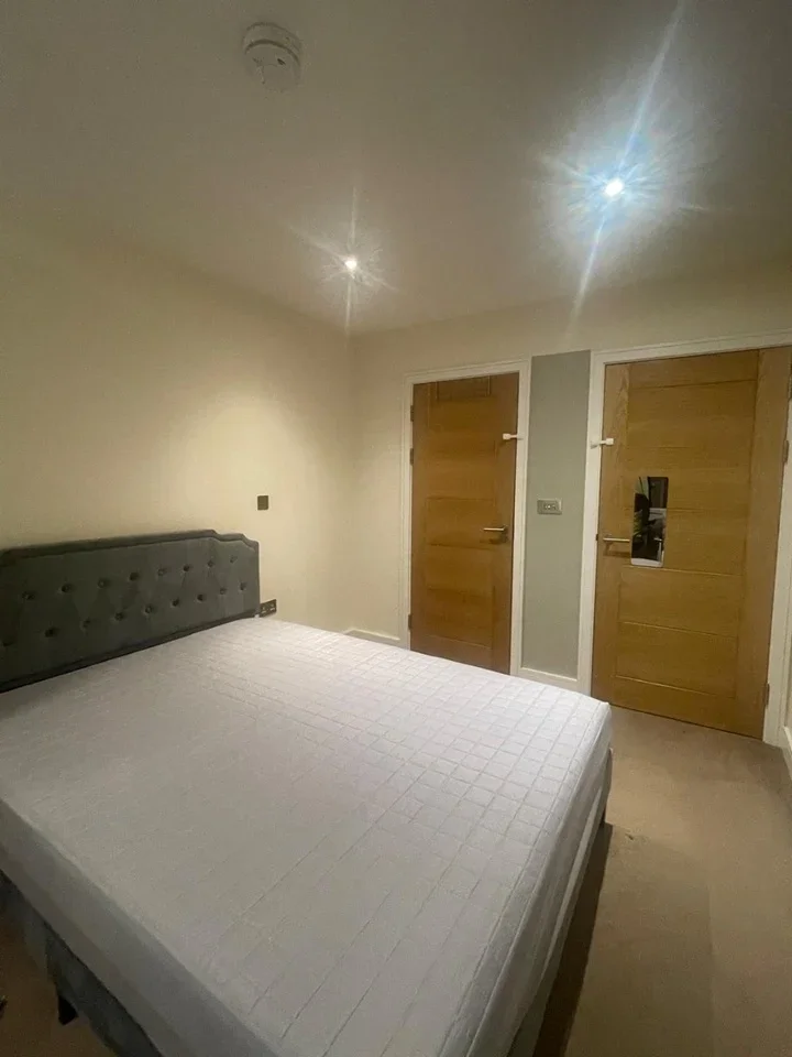 Room Staines Road in Greater London
