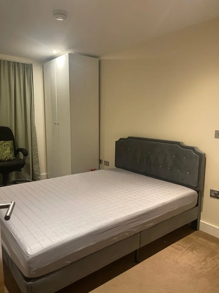 Room Staines Road in Greater London