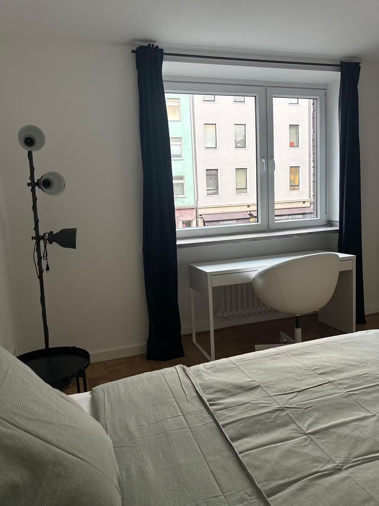 Zimmer Roßstraße in Düsseldorf