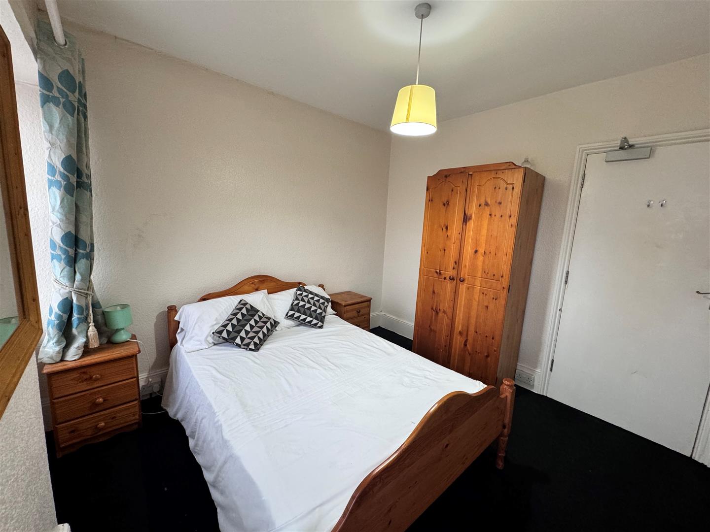 Room New Street in Paignton
