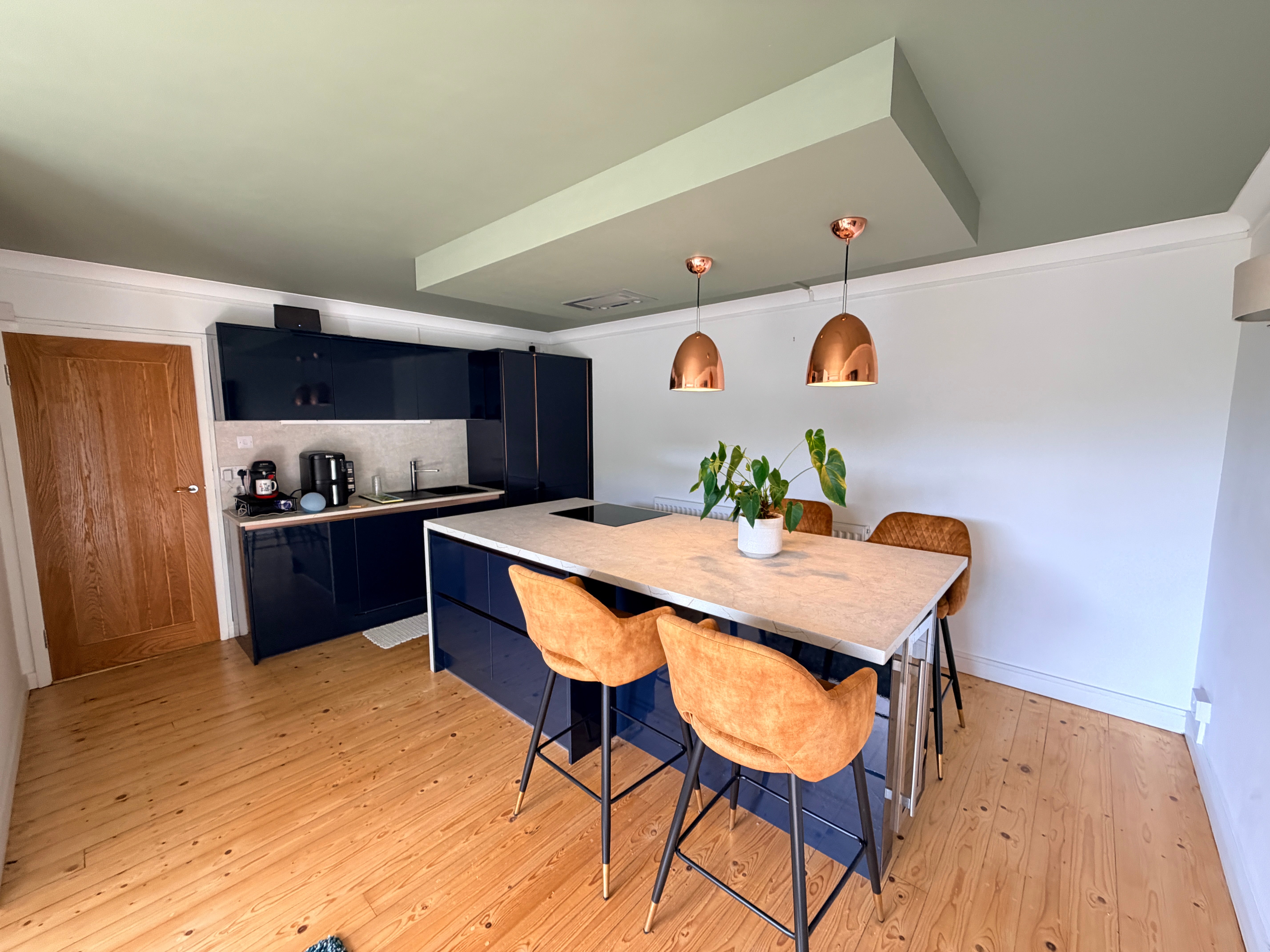Flat Langland Court Road in Newton