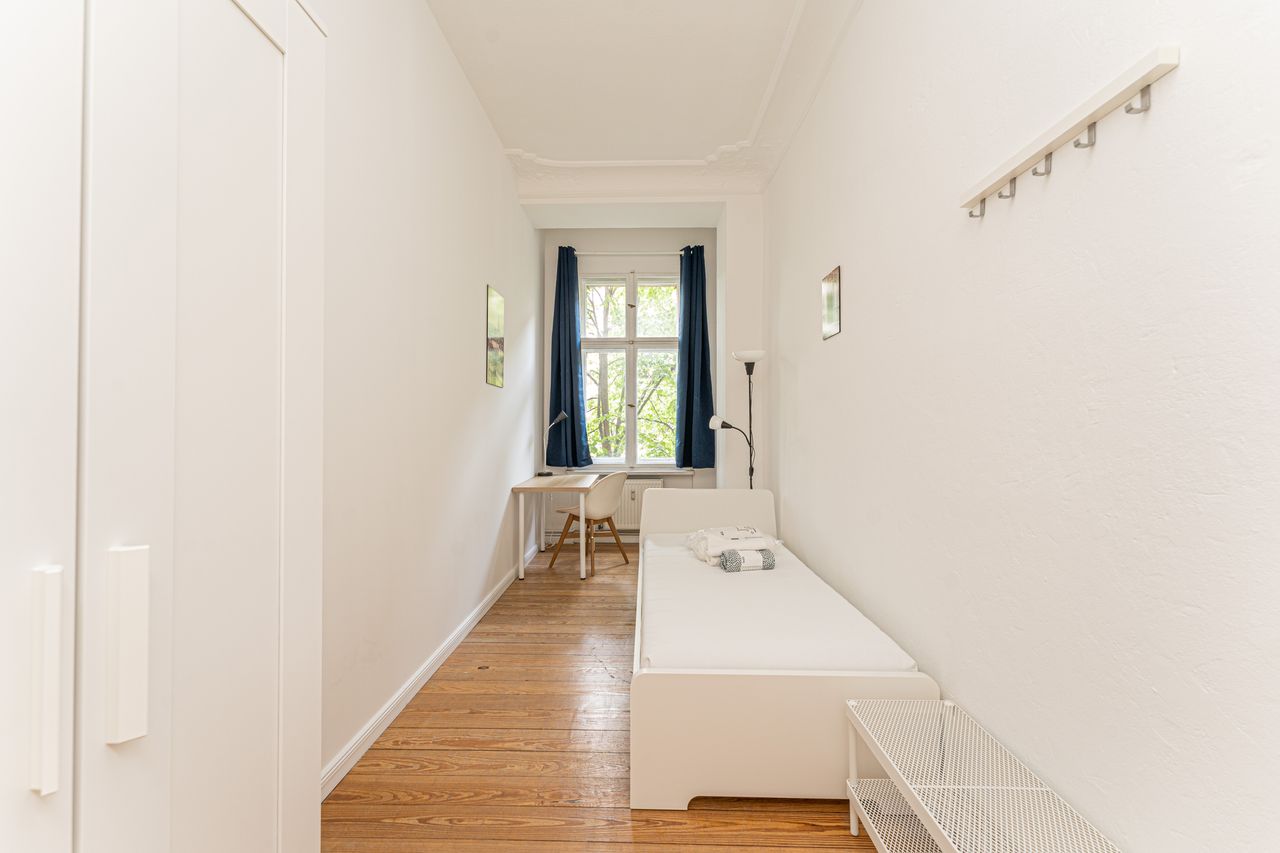 Zimmer Gabriel-Max-Straße in Berlin