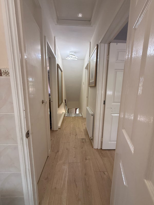 Room Rowood Drive in Metropolitan Borough of Solihull