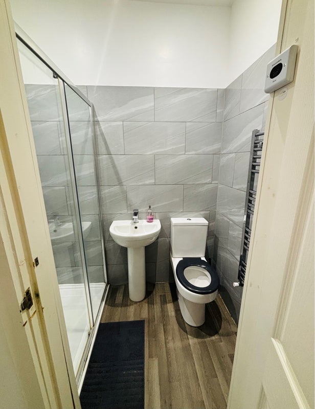 Room Piermont Road in Greater London