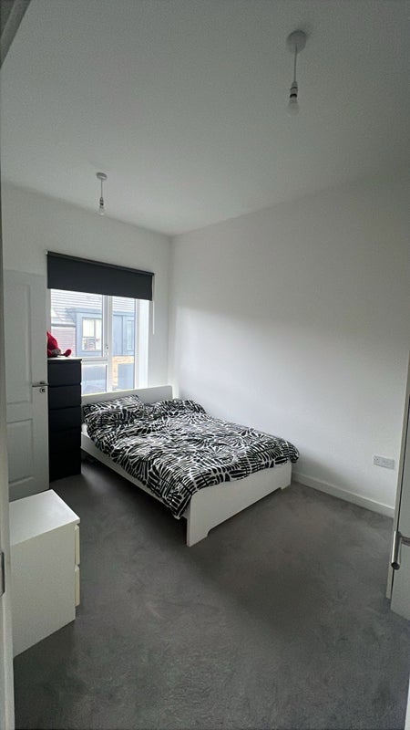 Room Parkes Avenue in Birmingham
