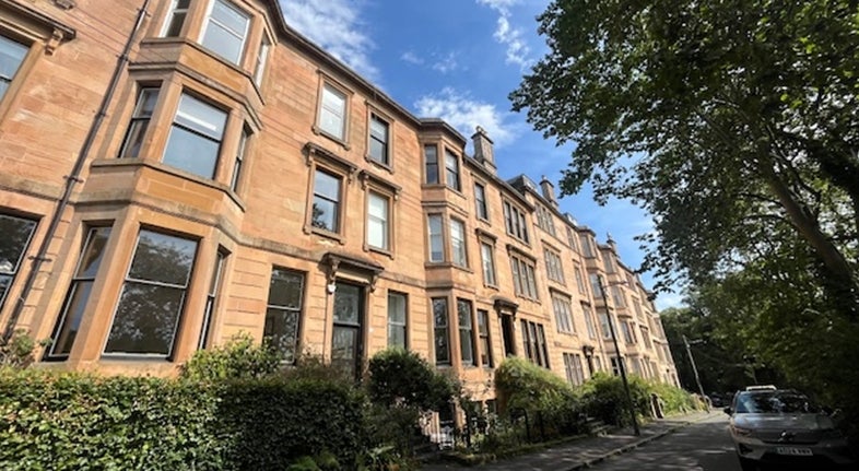 Flat Kelvinside Terrace South in Glasgow