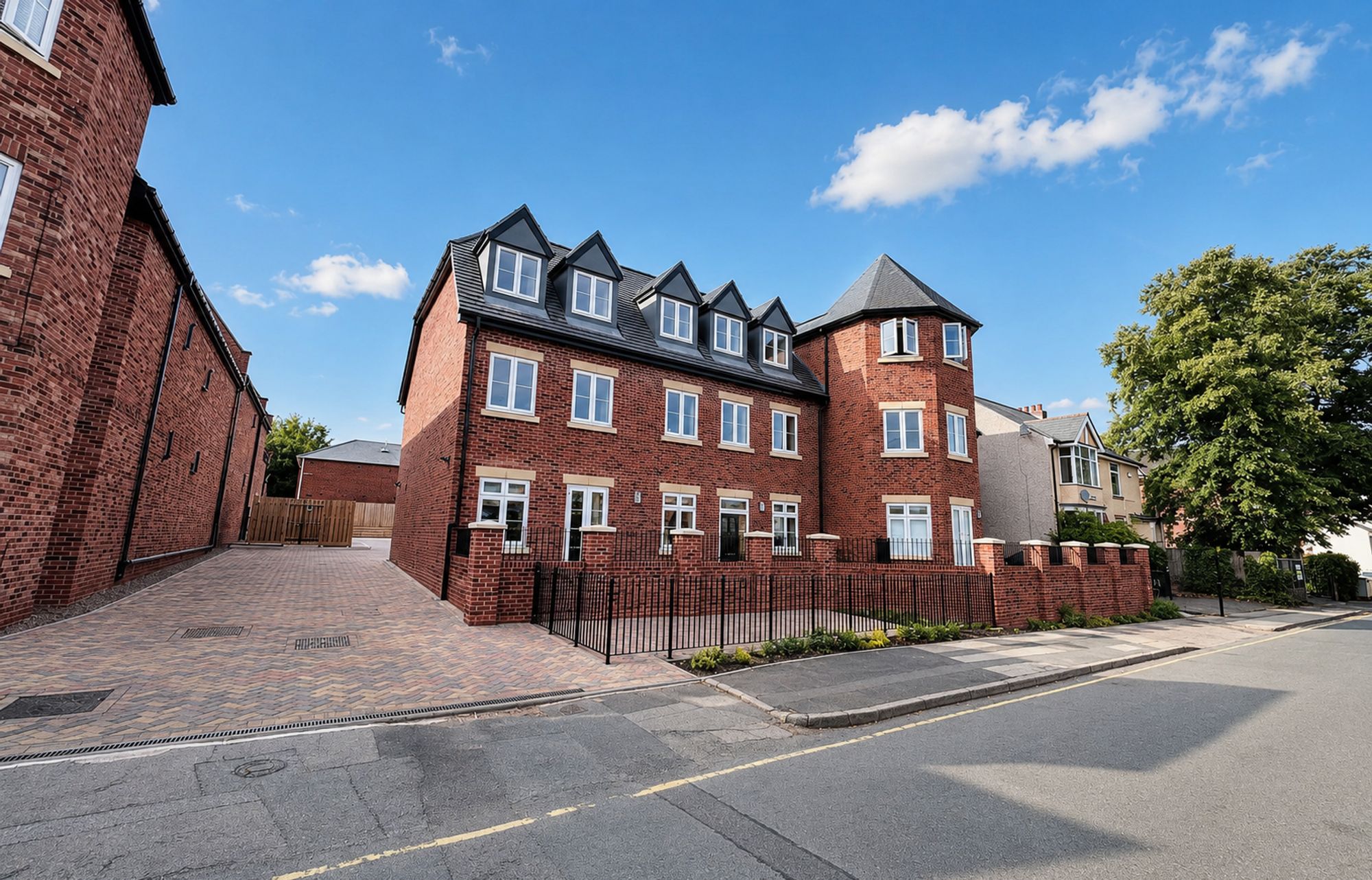 Flat Clarendon Mews in Coventry