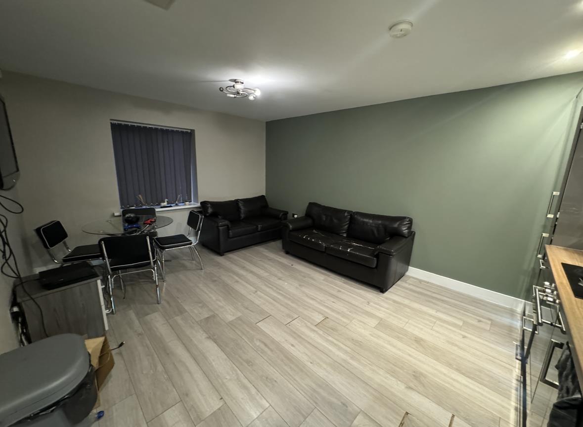 Flat Hartwell Road in Leeds
