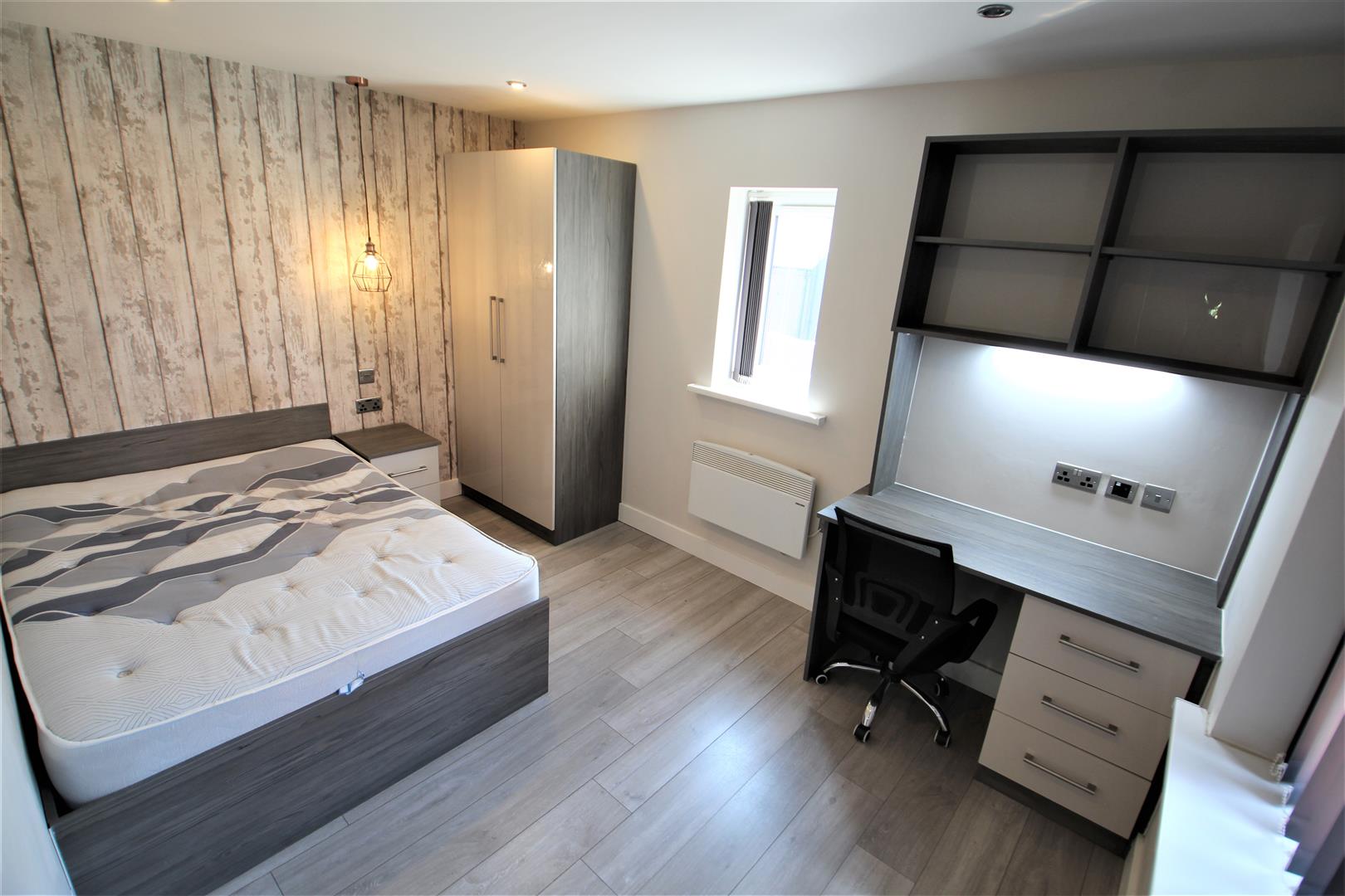 Flat Hartwell Road in Leeds