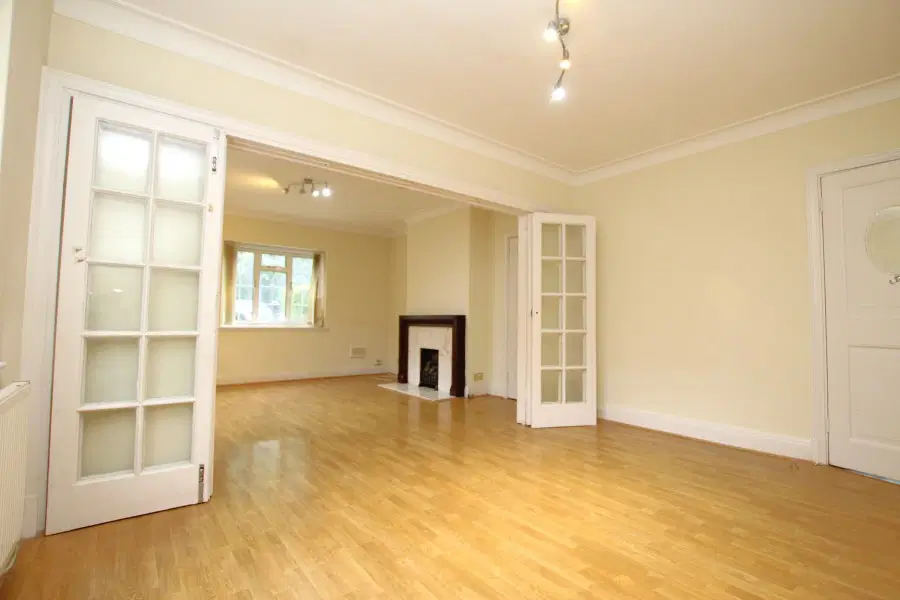Flat Herga Court in Greater London