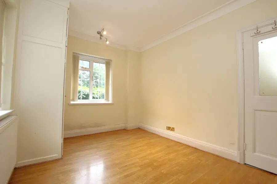 Flat Herga Court in Greater London
