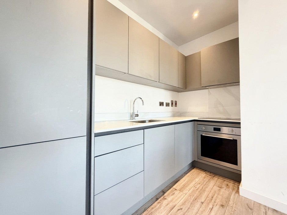 Flat Oxford Road in Greater London