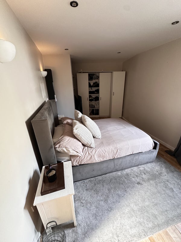 Room Rushey Green in Greater London
