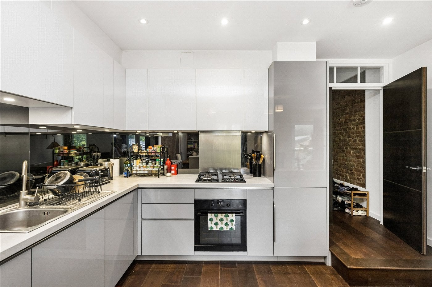 Flat Gloucester Drive in Greater London