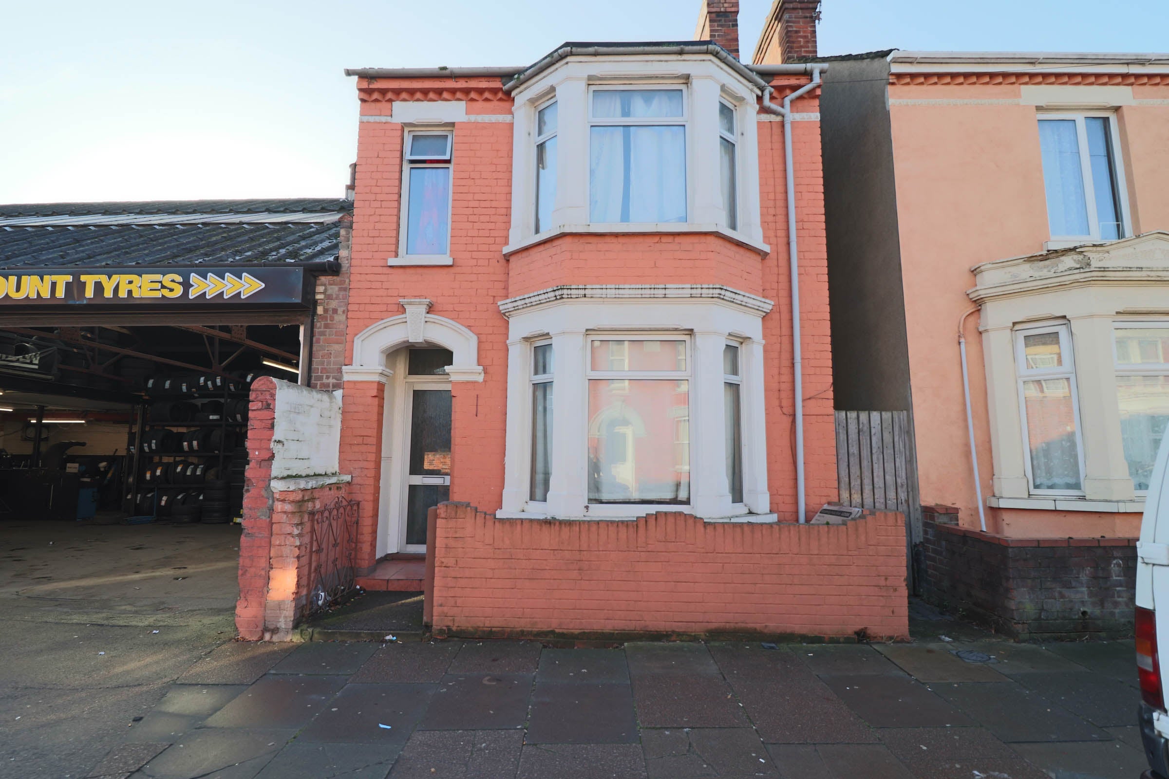 Room Ombersley Road in Bedford