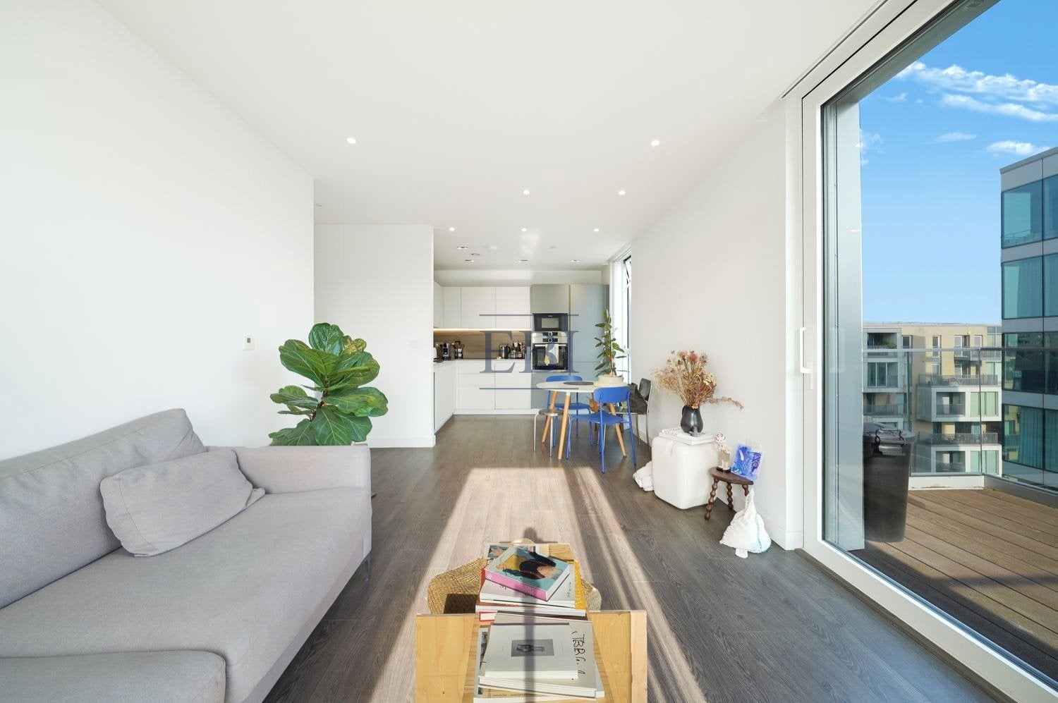 Flat Woodberry Down in Greater London