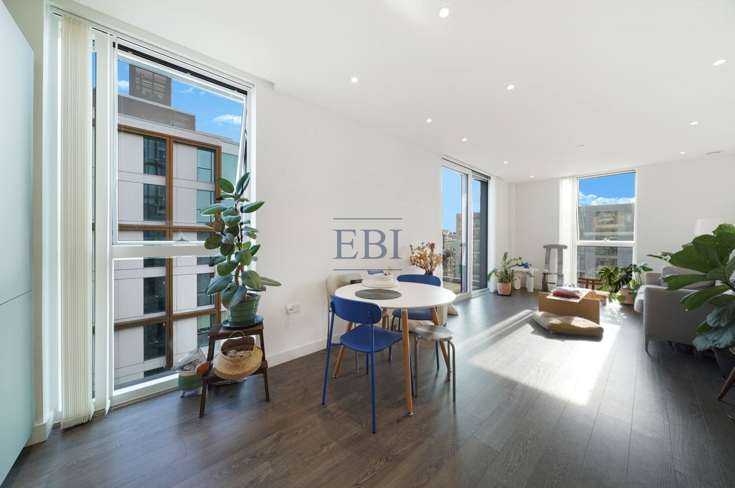 Flat Woodberry Down in Greater London